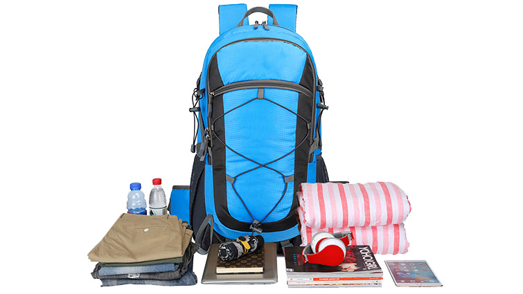 lightweight-hiking-backpack-for-men-and-women